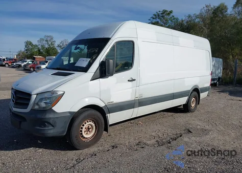 2015 Mercedes-Benz Sprinter 2500 High Roof from USA, damaged, VIN WD3PE8DB5FP128058